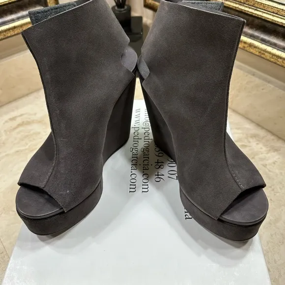 PEDRO GARCIA Gray Suede Platform Wedge Peep-Toe Ankle Boots🌸