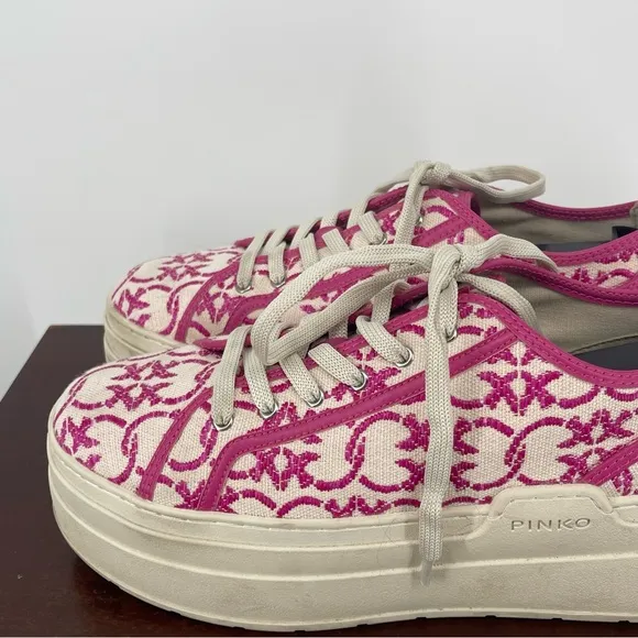 PINKO Greta Love Birds Logo Size 41 Monogram Platform Shoes Msrp $299.99‎