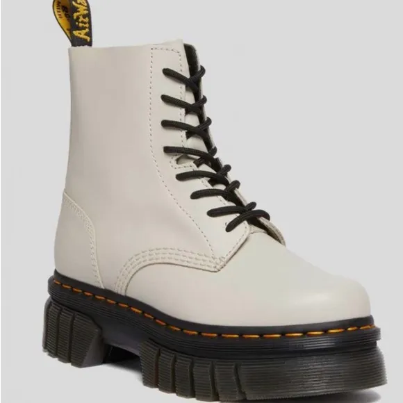 PLATFORM BOOTS Dr. Martens Women Audrick Nappa Leather Platform Ankle Boots