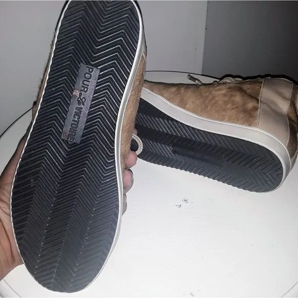 Pour La Victoire  High Top Sneakers Size 7