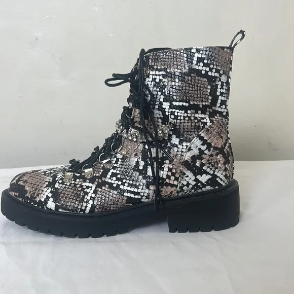 Pretty Little Thing Snake Diamante Detail Combat Ankle Boots Sz 9
