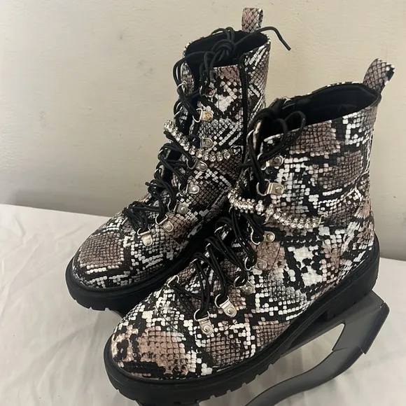 Pretty Little Thing Snake Diamante Detail Combat Ankle Boots Sz 9
