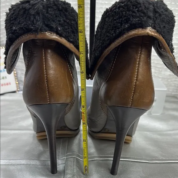 (Q6) BCBGMAXAZRIA VINTAGE,Y2K Stylish Brown and Gray Women's Heeled Boots,size 9