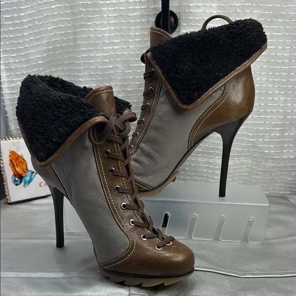 (Q6) BCBGMAXAZRIA VINTAGE,Y2K Stylish Brown and Gray Women's Heeled Boots,size 9