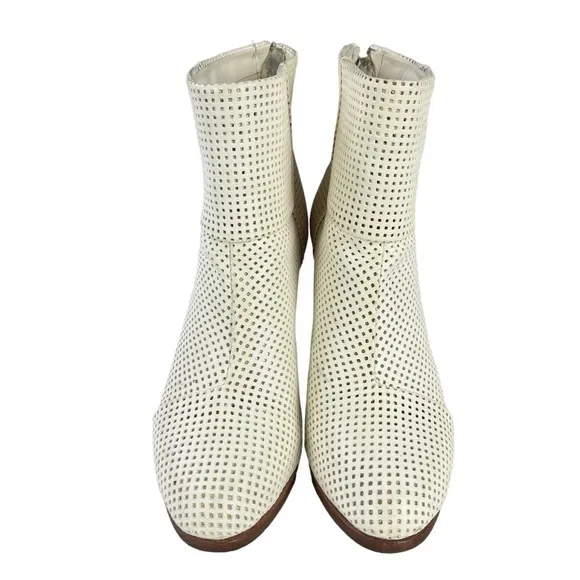 Rag &amp; Bone Classic Newbury Perforated Leather Off White Womens‎ Size 9
