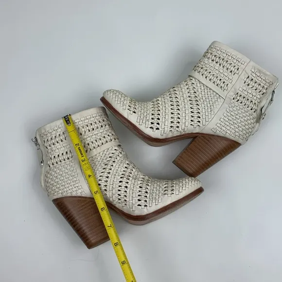 Rag &amp; Bone NY leather heeled Creme woven  Ankle Boots booties Size 36 Zip up