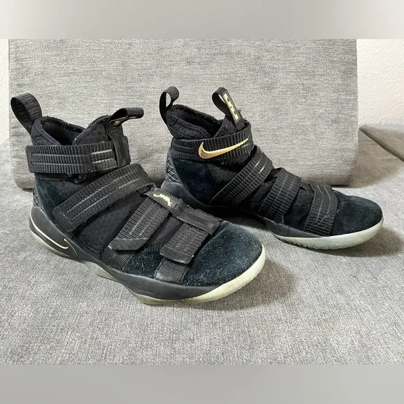 RARE Nike Zoom LeBron Soldier XI 11 2017 Finals 897646-002 Gold Black Men Sz 9
