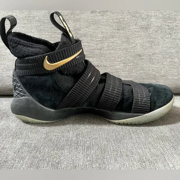 RARE Nike Zoom LeBron Soldier XI 11 2017 Finals 897646-002 Gold Black Men Sz 9