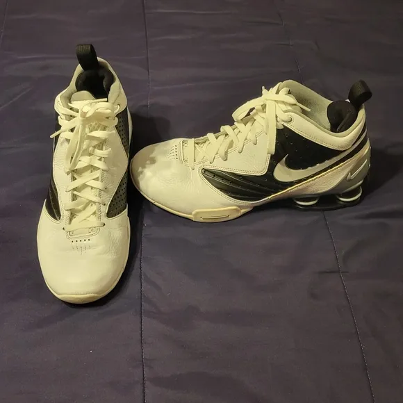 RARE VINTAGE NIKE SHOX BASKETBALL SHOES MENS SIZE 11.5