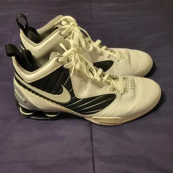 RARE VINTAGE NIKE SHOX BASKETBALL SHOES MENS SIZE 11.5