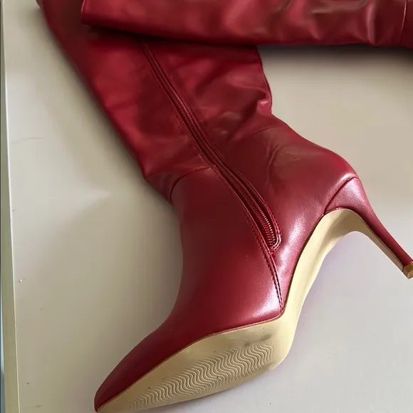 Red stiletto heeled  Women's knee high Boots size 7.5