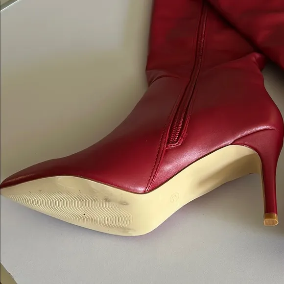 Red stiletto heeled  Women's knee high Boots size 7.5