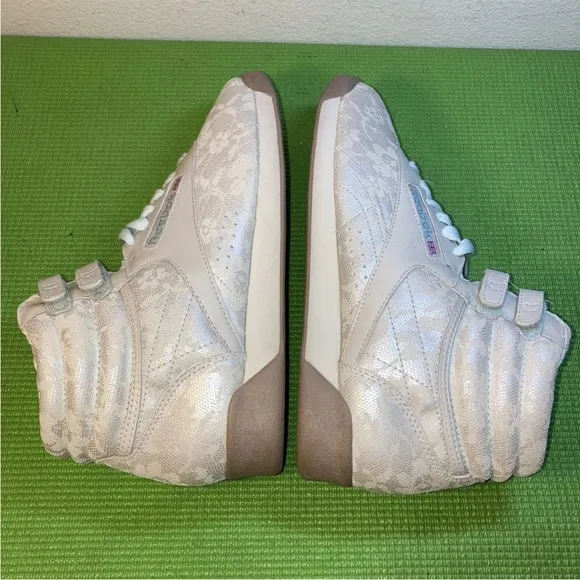 Reebok 25th Anniversary Womens Classic Freestyle High Top Shoes sz 7.5 Champagne