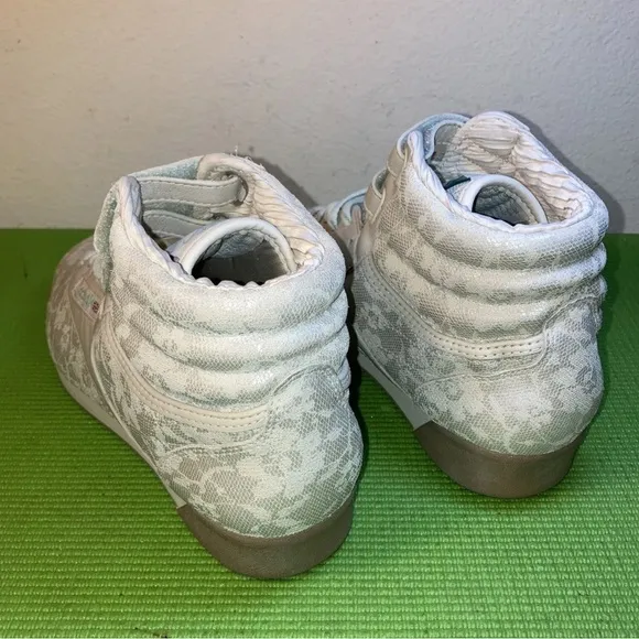 Reebok 25th Anniversary Womens Classic Freestyle High Top Shoes sz 7.5 Champagne