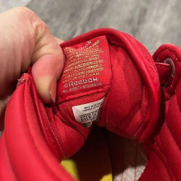 Reebok CLASSIC Red High-Top Sneakers 6.5 label