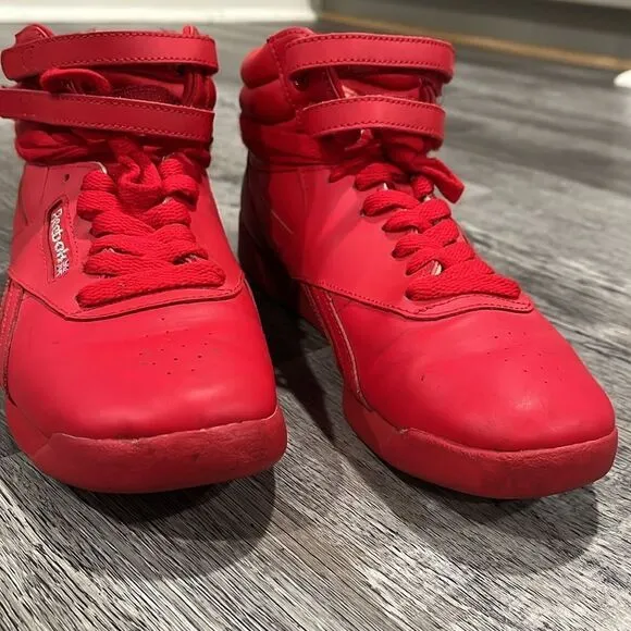 Reebok CLASSIC Red High-Top Sneakers 6.5 label