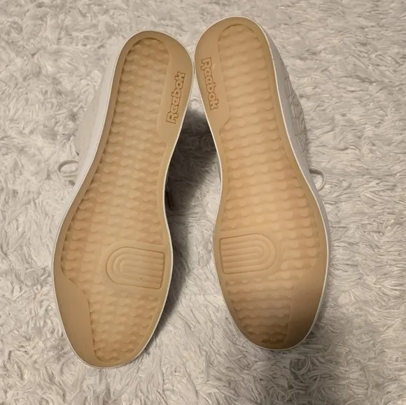 Reebok Hit Top Shoes Men's Size 9.5 Color Beige