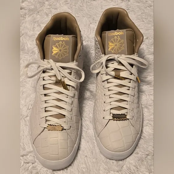Reebok Hit Top Shoes Men's Size 9.5 Color Beige