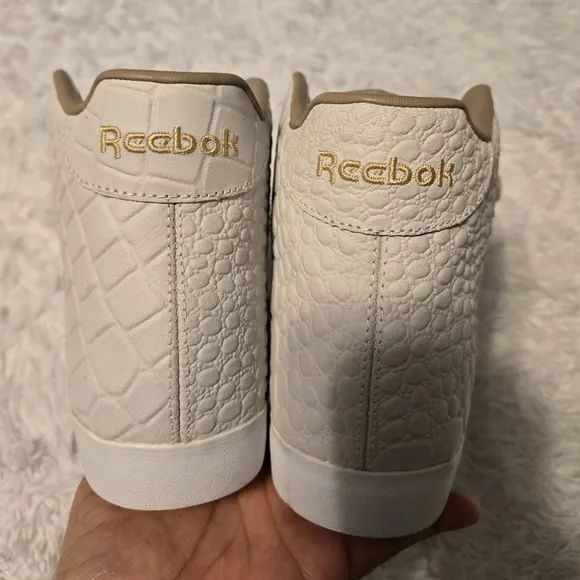 Reebok Hit Top Shoes Men's Size 9.5 Color Beige