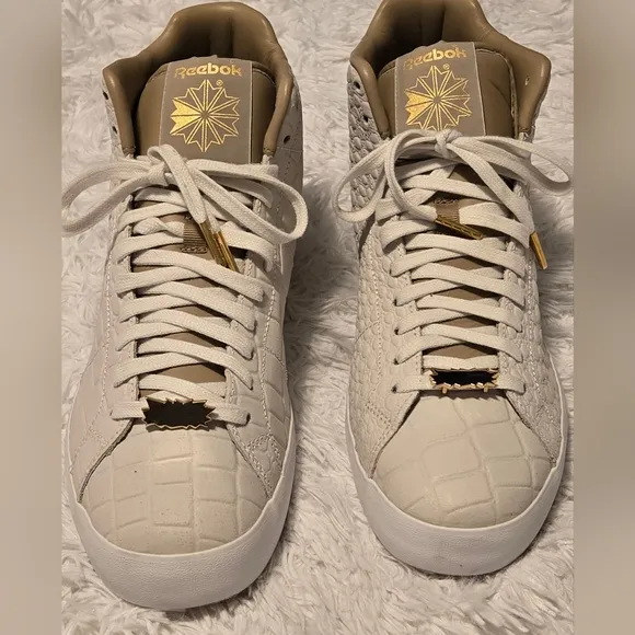 Reebok Hit Top Shoes Men's Size 9.5 Color Beige