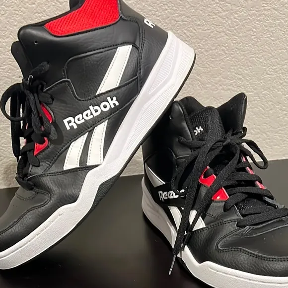 Reebok Men's Black and White Sneakers