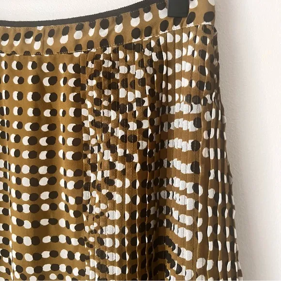 REISS Ellie Spot Print Flippy Skirt in Khaki
