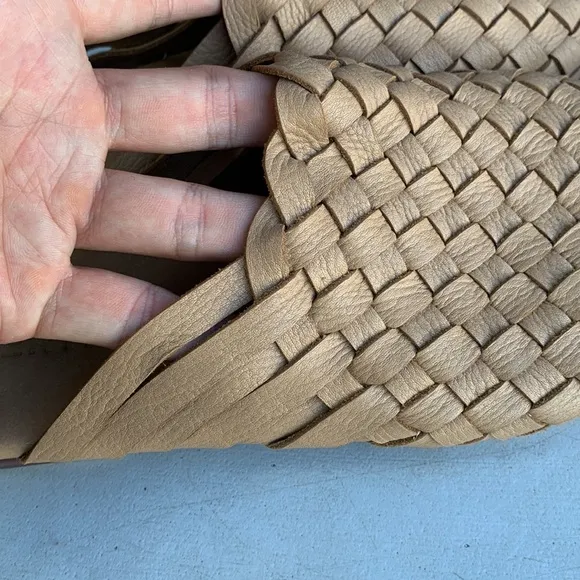 S319‎ Liberte Genuine Woven Leather Mule Sandals Women’s Size 11