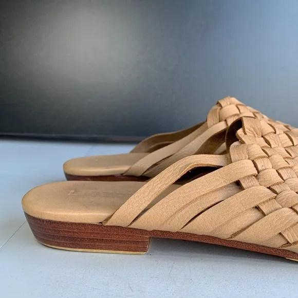 S319‎ Liberte Genuine Woven Leather Mule Sandals Women’s Size 11