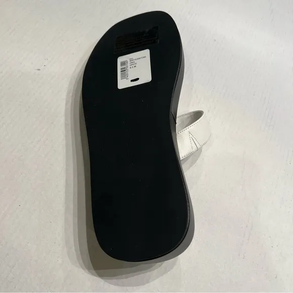 SAKS FIFTH AVENUE Round Toe-Strap Platform Leather Sandals Black &amp; White 8.5 NIB