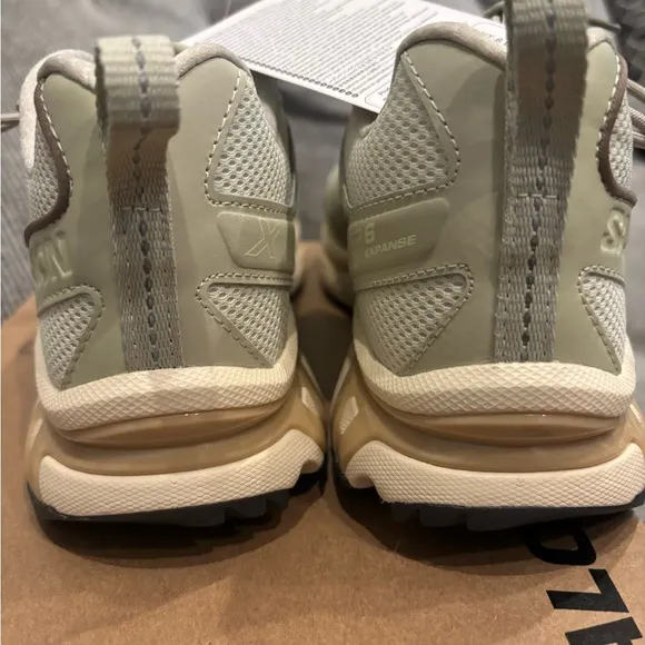 Salomon Men's sage green and Tan Shoes Brand new