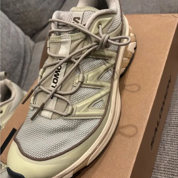 Salomon Men's sage green and Tan Shoes Brand new