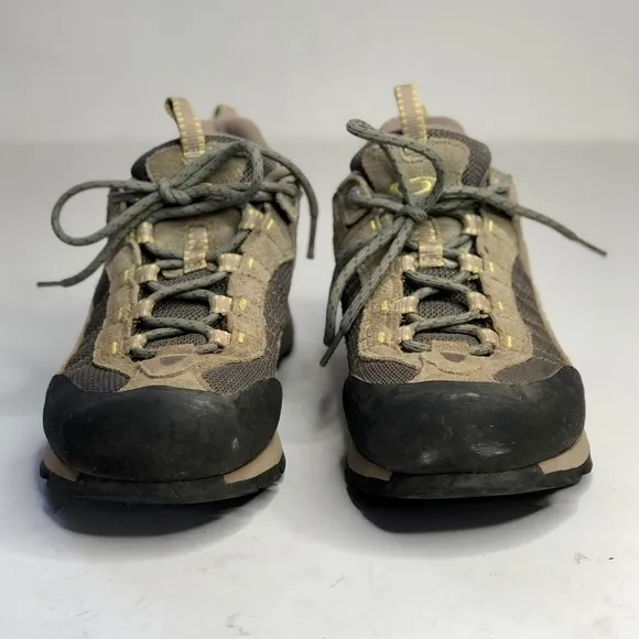 Salomon vintage hiking shoes low top lace up khaki grey suede and mesh size 9