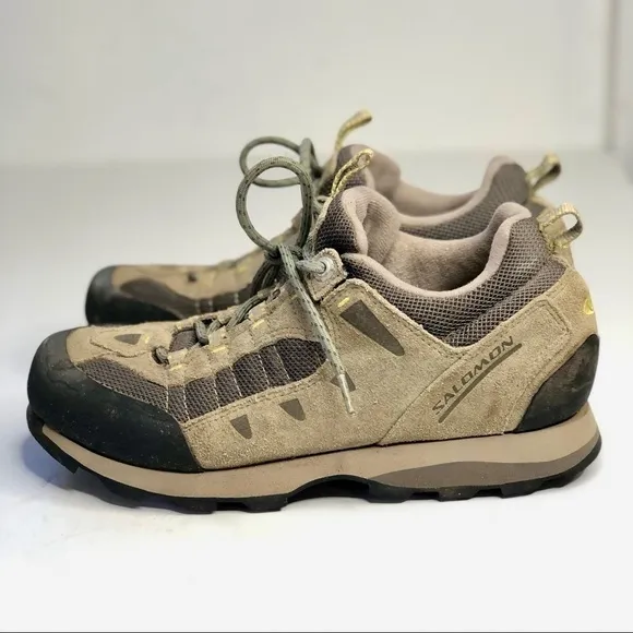 Salomon vintage hiking shoes low top lace up khaki grey suede and mesh size 9