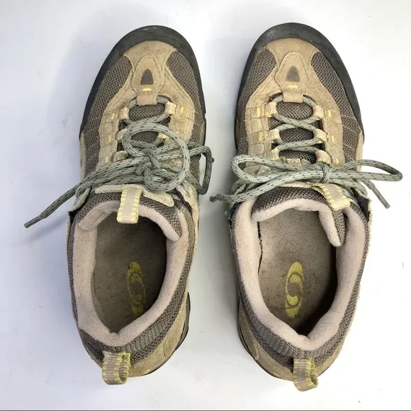 Salomon vintage hiking shoes low top lace up khaki grey suede and mesh size 9