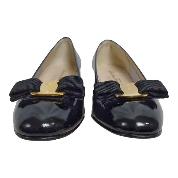 SALVATORE FERRAGAMO Black Patent Leather Vara Bow Shoes Size 8 Classic Preppy