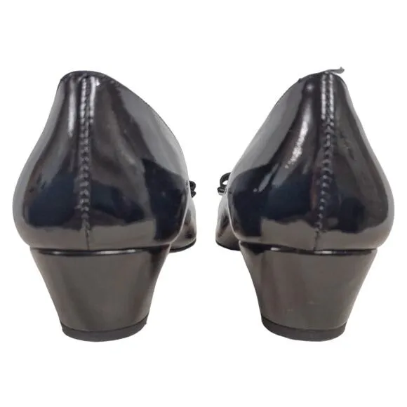 SALVATORE FERRAGAMO Black Patent Leather Vara Bow Shoes Size 8 Classic Preppy