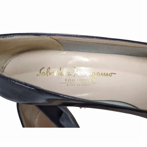 SALVATORE FERRAGAMO Black Patent Leather Vara Bow Shoes Size 8 Classic Preppy
