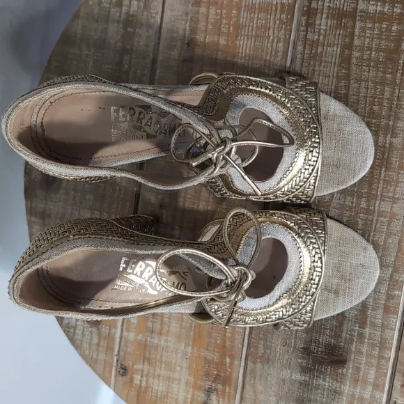 Salvatore Ferragamo Edith Gold Sandals Size 6.5