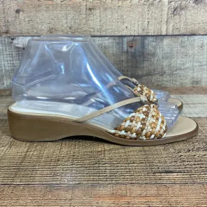 Salvatore Ferragamo Italy‎ Slides Sandals Womens Size 7.5 B Tan Brown Woven Slip