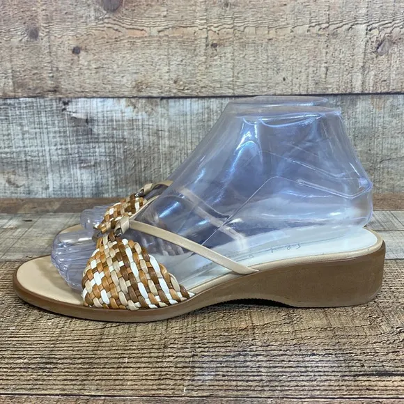 Salvatore Ferragamo Italy‎ Slides Sandals Womens Size 7.5 B Tan Brown Woven Slip
