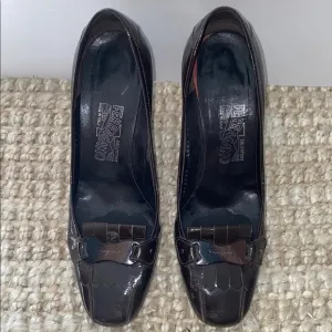 SALVATORE FERRAGAMO | vintage Women's Brown Leather Shoes
