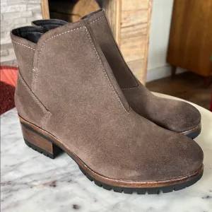 Salvia Stylish Brown Ankle Boots