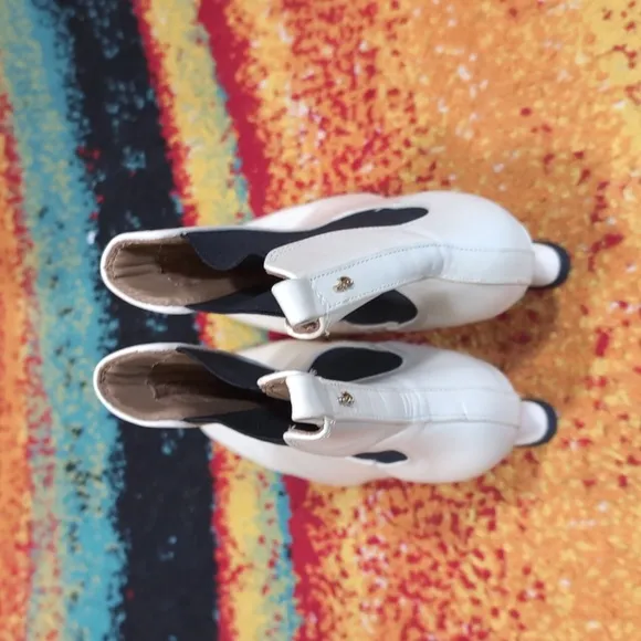 Sam Edelman Elegant White and Black Women's Ankle Boots