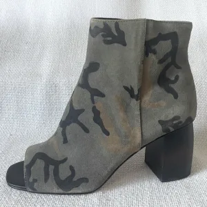 Sanctuary.  Rock Camouflage Booties