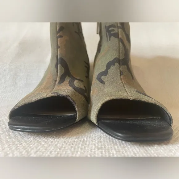 Sanctuary.  Rock Camouflage Booties