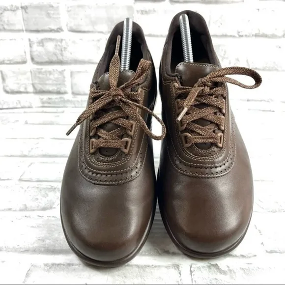 SAS Walk Easy Womens Size 9 W Brown Leather Lace Up Comfort Walking Shoes