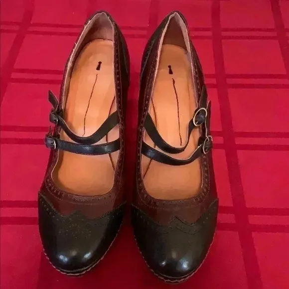 Schuler women’s shoes.