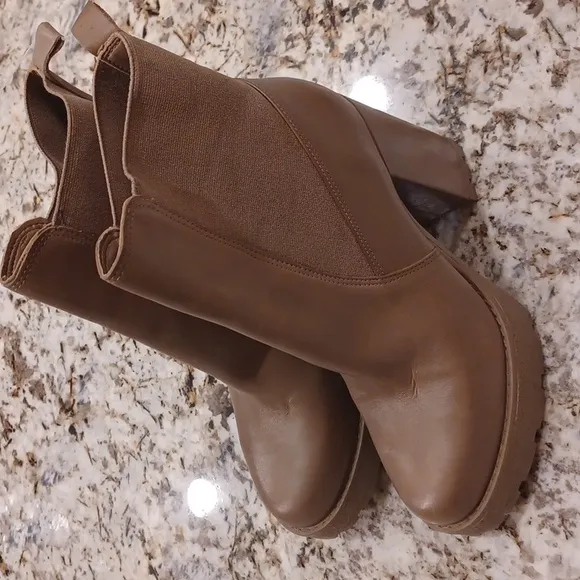 Schutz Billie Leather Platform Boots NEW Size 10B MSRP $198