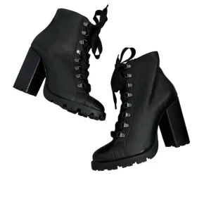 Schutz Zhara Boots in Black Size 9