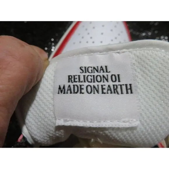 Signal Crash Religion 01 Low top sneakers Made on Earth men's 6 women's 8